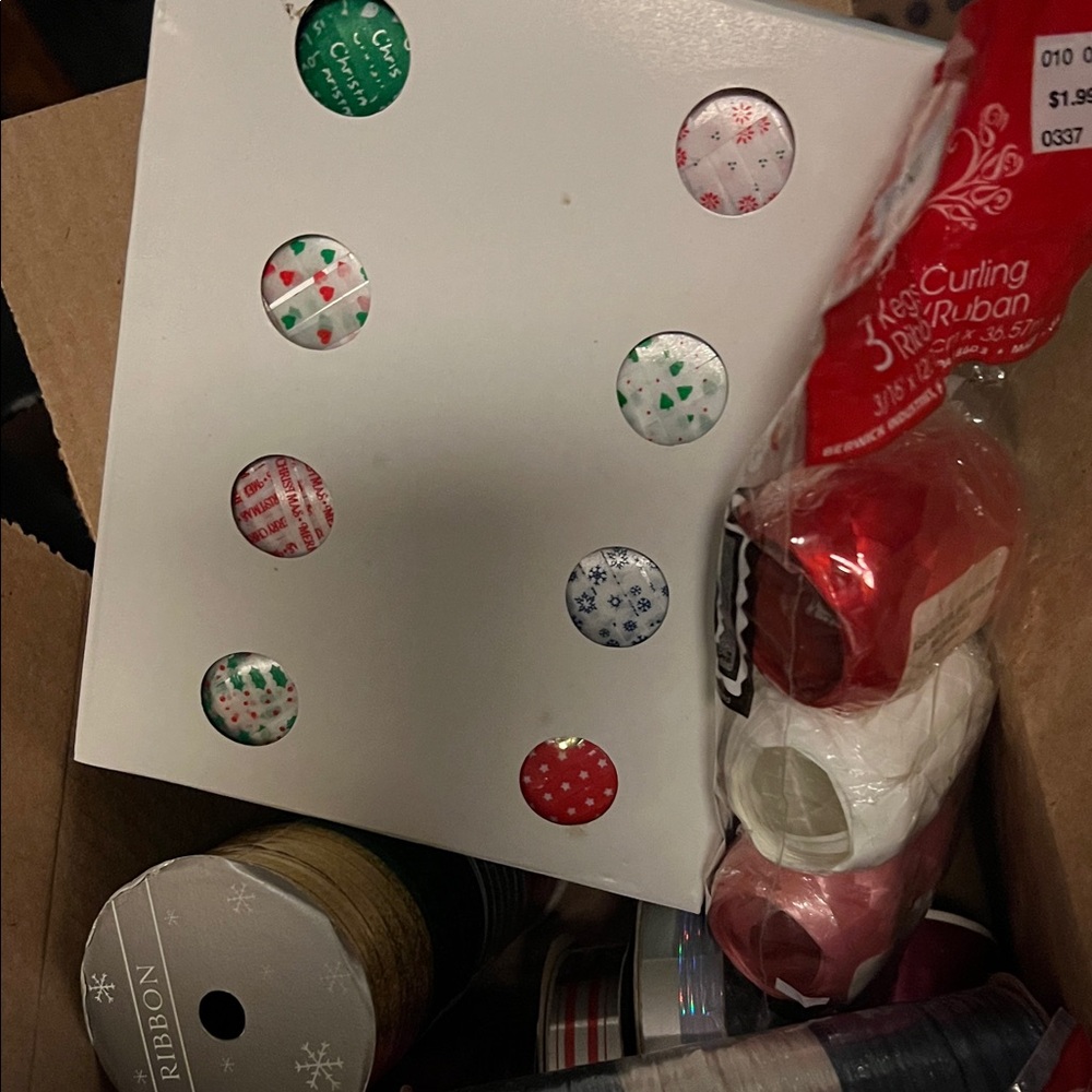 Assorted Ribbon and Gift Wrap Set - Picture 4 of 4